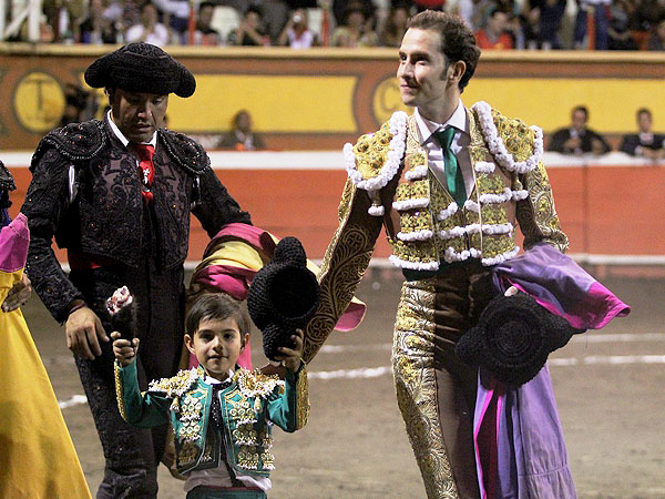 Sald�var se alza con el triunfo