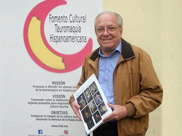 Exitosa presentaci�n de su obra