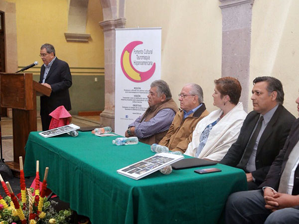 El presidium del evento