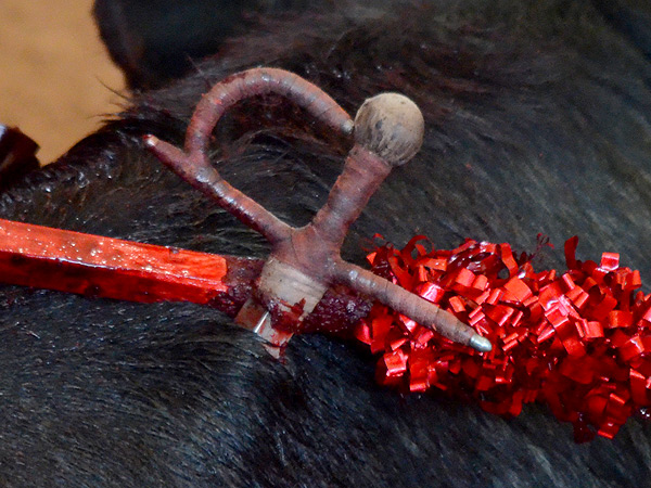 Estoque y banderilla