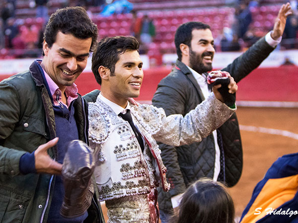 Vuelta triunfal con los ganaderos