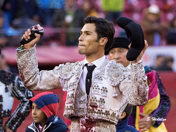 Mart�nez, faena grande