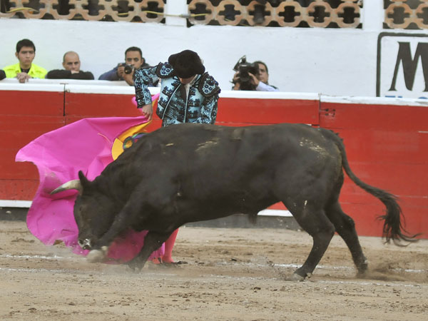 El Payo, con el capote