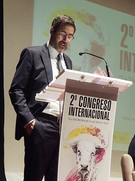 Semblanza de panelistas