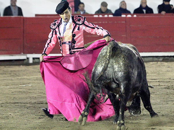 Curro pinturero con el sexto