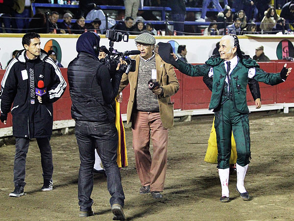 Paseando la oreja con los medios