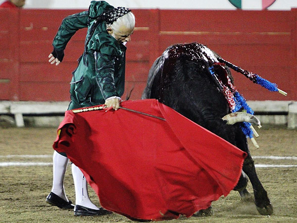 Alargando el muletazo