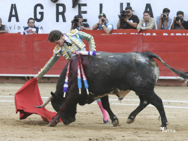 Valiente y entregado