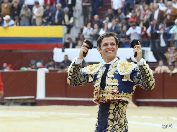 Desorej� al cuarto de la tarde