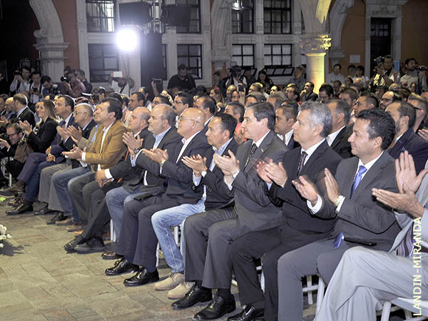 Autoridades y aficionados