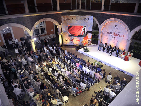 Nutrida asistencia en Palacio