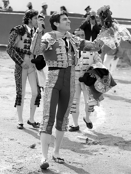 Rivas tambi�n cort� oreja en Quito