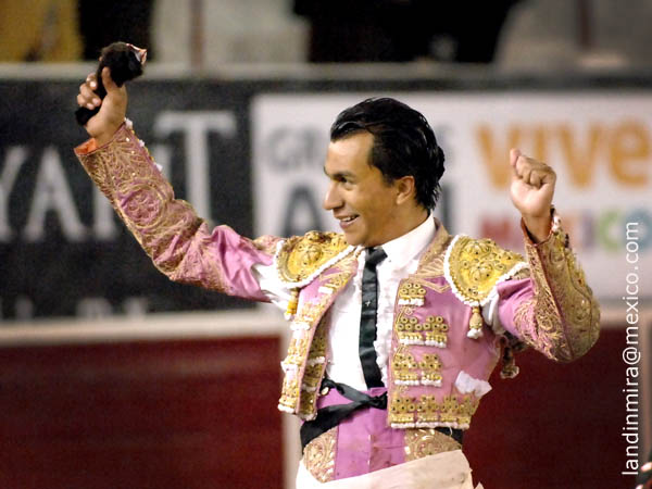 Una oreja para Ismael