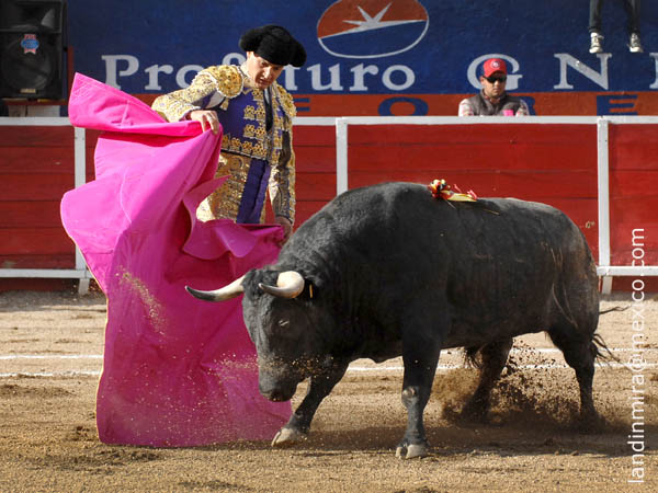 Sp�nola abri� la Feria de Le�n