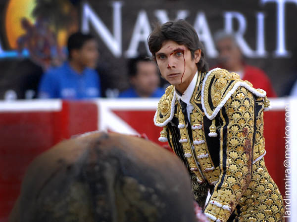 Golpe de banderilla en la ceja
