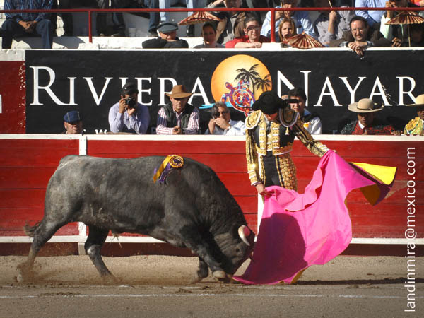 Castella inicia el mano a mano