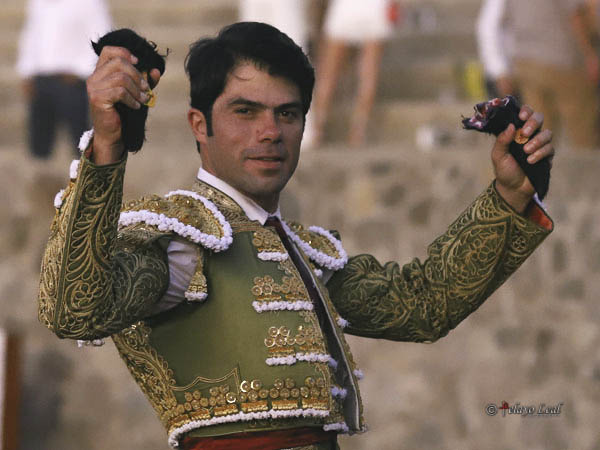 Tarde de tres orejas