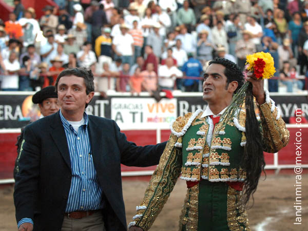 Vuelta triunfal con el ganadero