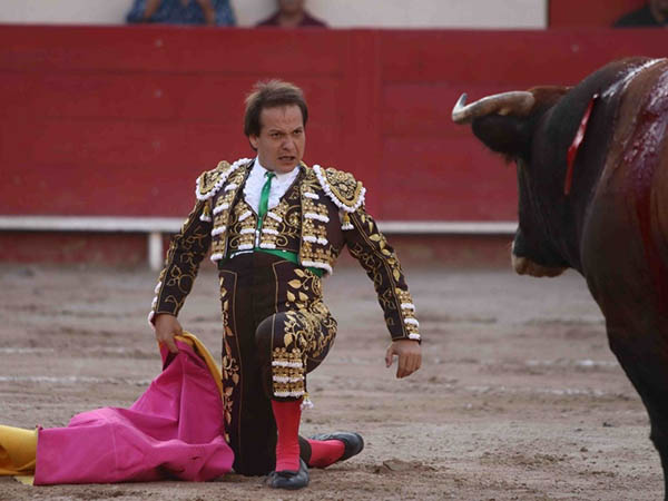 Solo, en el desplante