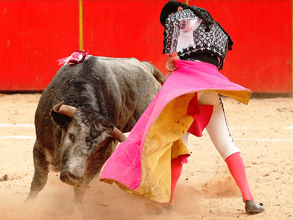 Jos� Mar�a Mac�as