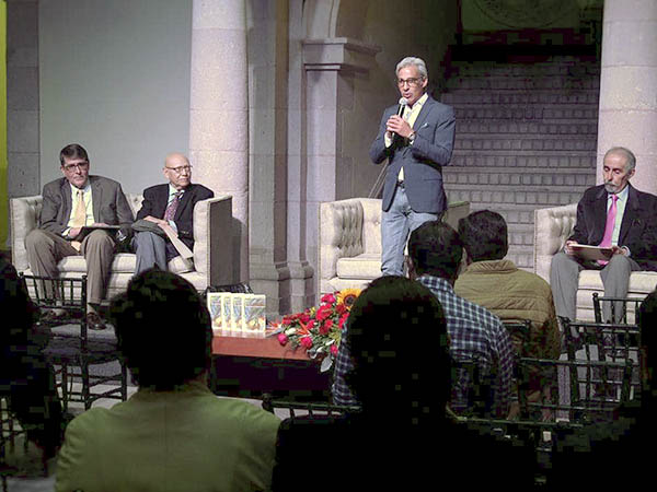 De Labra moder� el evento