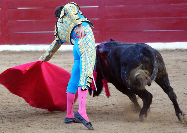 Estir�ndose en el natural