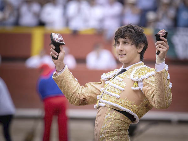 Dos orejas en su reaparici�n