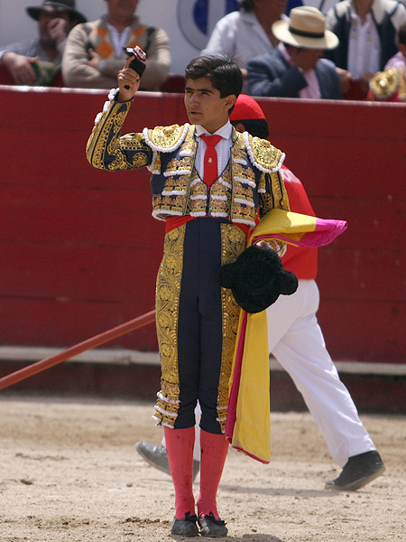 Orgulloso, con la oreja