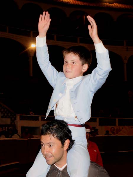 Juan Pedro Llaguno a hombros