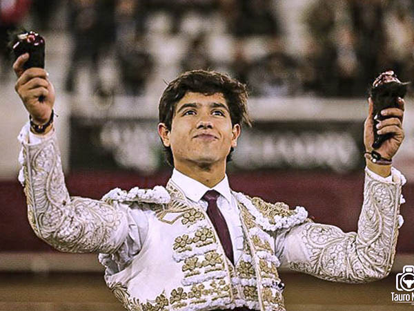 Las dos, de su segundo enemigo