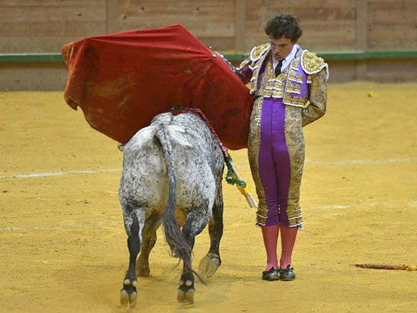 Miguel salud� dos ovaciones