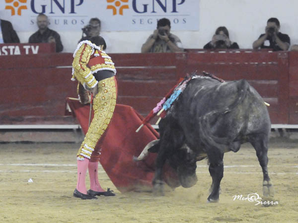 Ya por la izquierda...