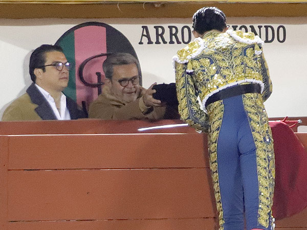 Brindis al ganadero Carlos Peralta