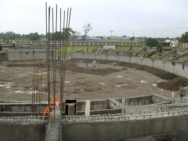 Acero y concreto toman forma