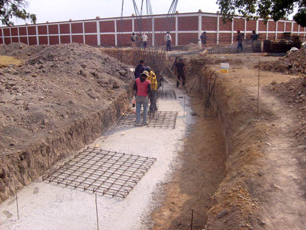 Los cimientos de la plaza