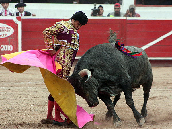 Alberto Espinosa se abre de capa
