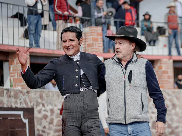 Satisfechos, torero y ganadero