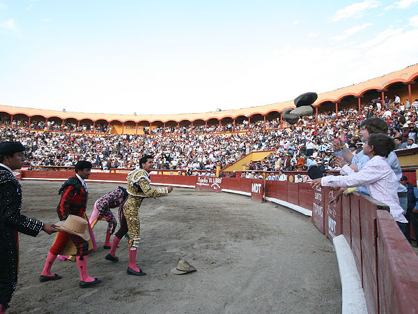 Vuelta triunfal con la plaza llena