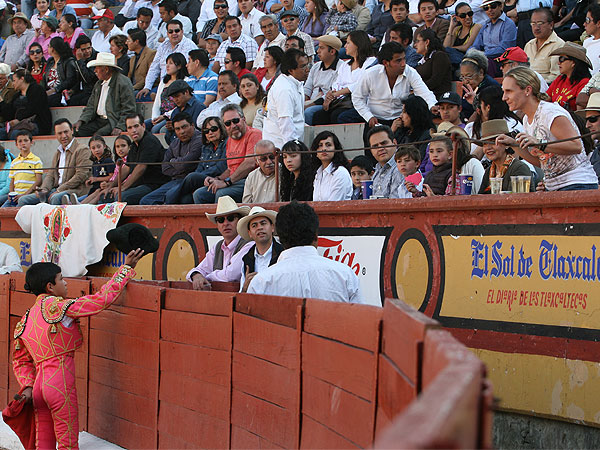 Brindis a do�a Ramona Cos�o