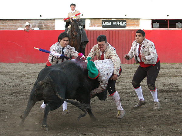 Le pega de Juan Jos� Garc�a