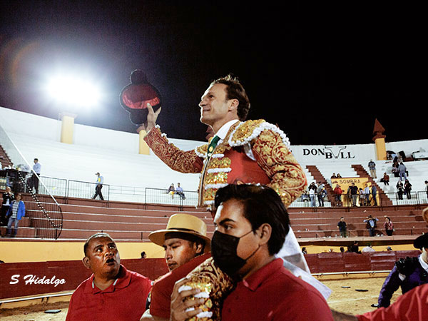 Ferrera, gran tarde , gran triunfo