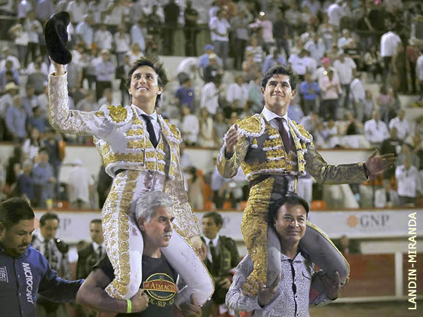 Tarde de toros y toreros en AGS