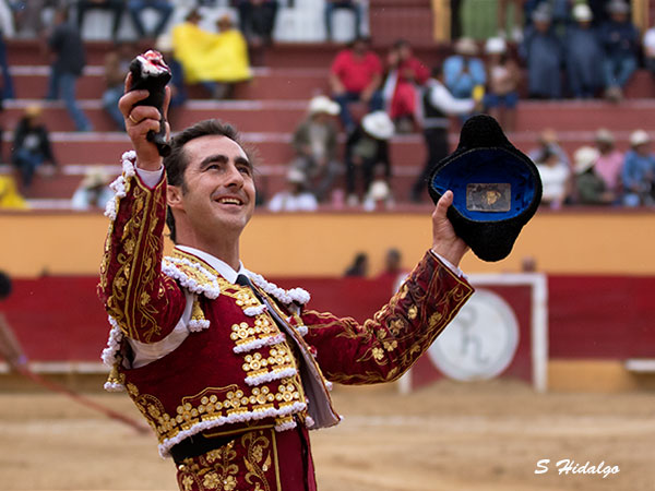 El Fandi, dos orejas de merito