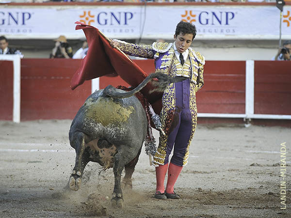 Lidia luminosa y variada