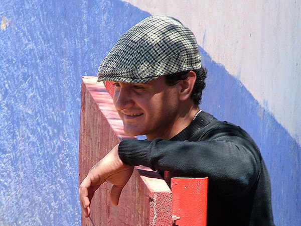 Alist�ndose Ferm�n