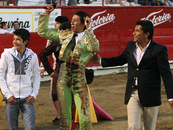 Agradeciendo la ovaci�n