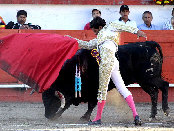 Alargando el pase de pecho