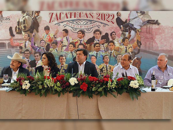 Presentaron atractivos carteles