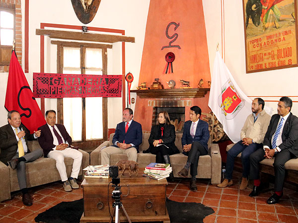 Ganadero Carlos Castaeda