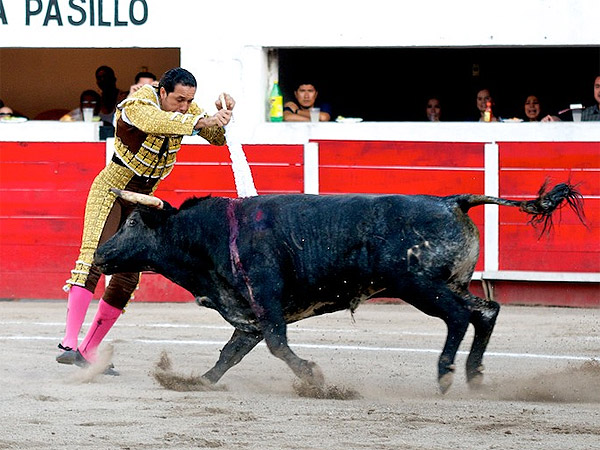 Espectacular banderillero El Conde